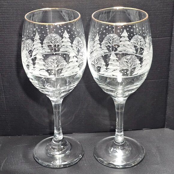 2 Libbey PINES Wine Glasses 10oz Winter Scene white decal gold rim Arbys Lynns - Picture 10 of 11